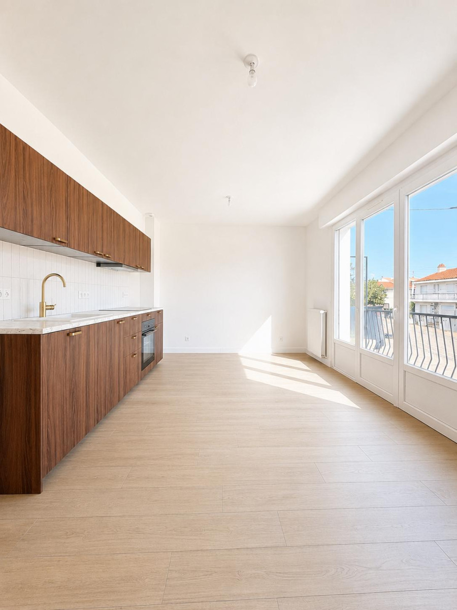 
                                                Vente
                                                 LES SABLES-D’OLONNE – T4 RÉNOVÉ DE 74,58 M² AVEC BALCON – 3 CHAMBRES