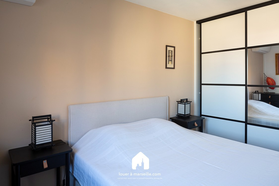 
                                                Location
                                                 Les toits de Tellene