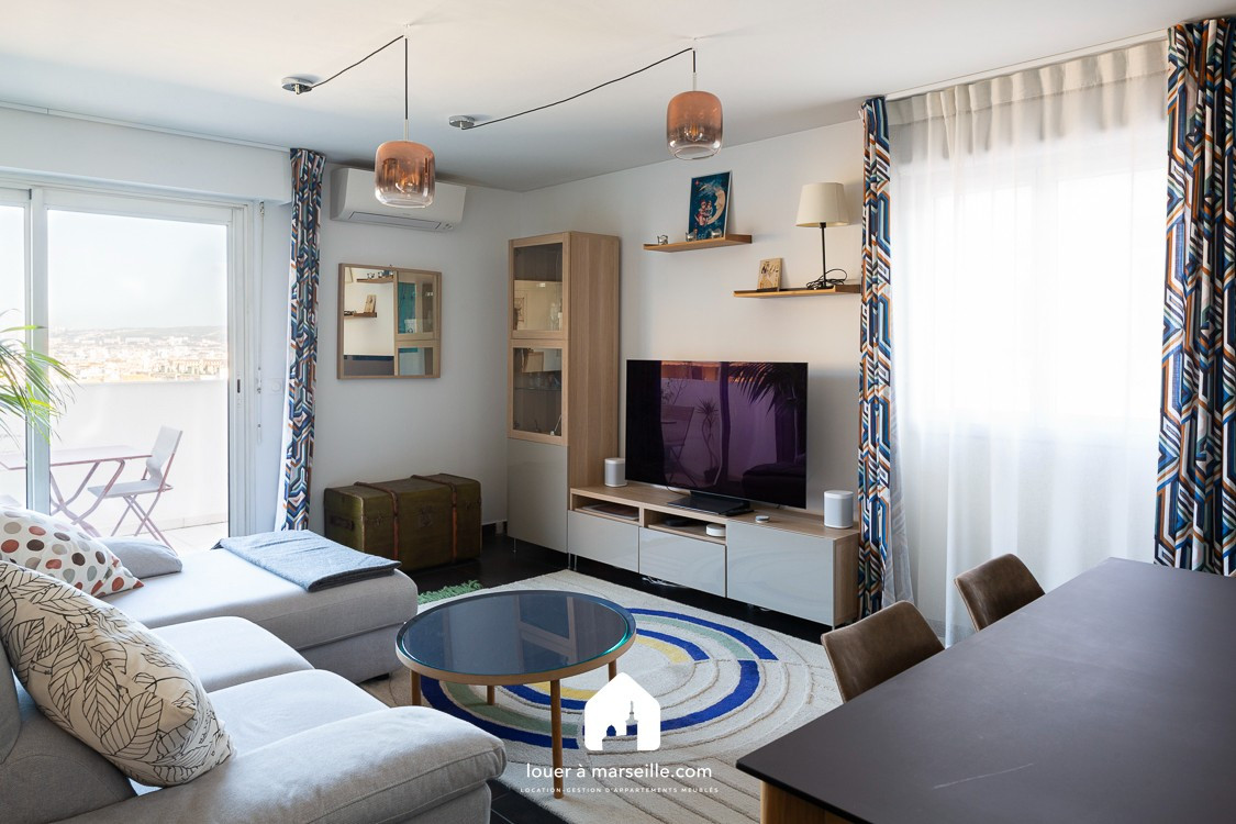 
                                                Location
                                                 Les toits de Tellene