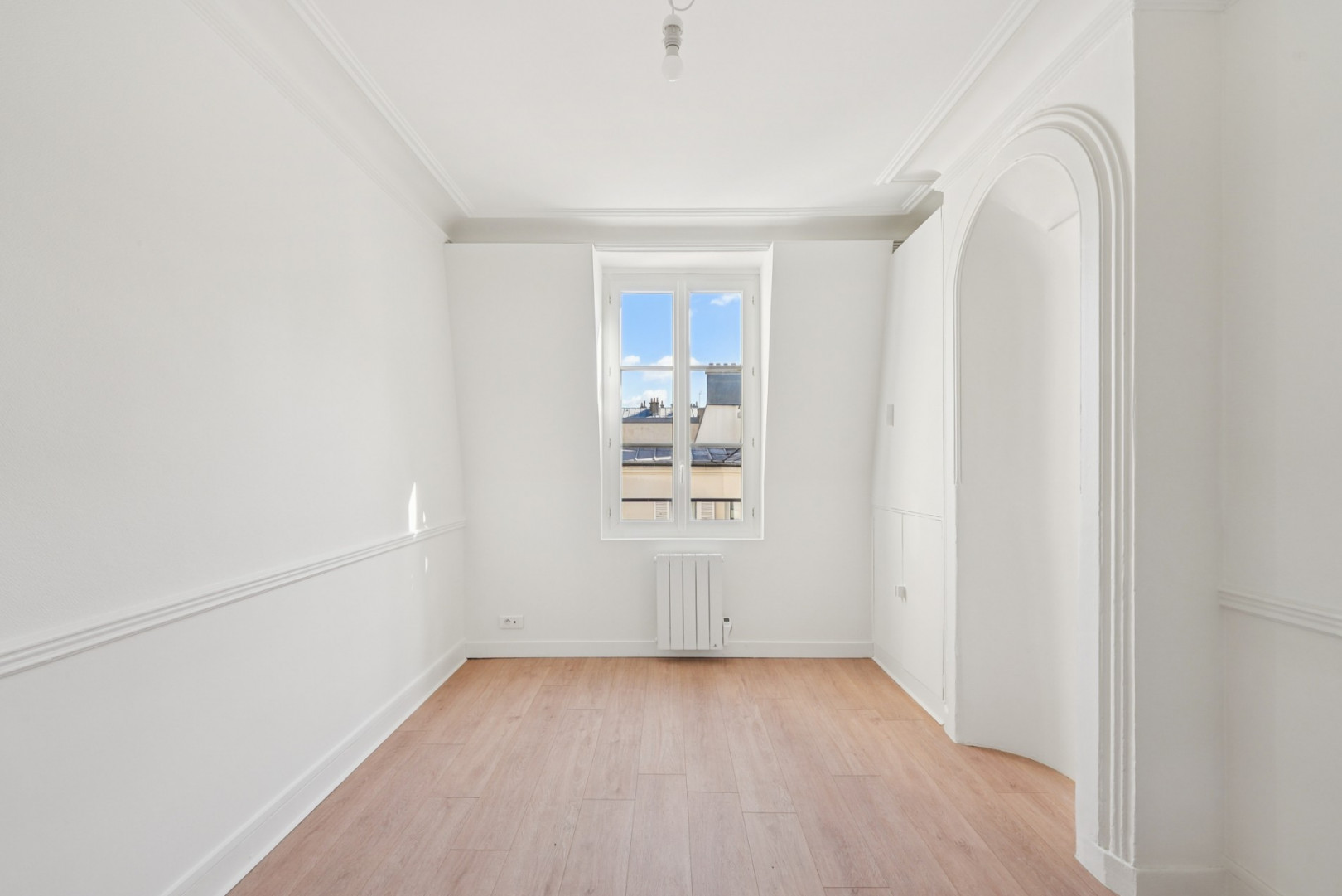 
                                                Vente
                                                 Levallois - 34 Rivay