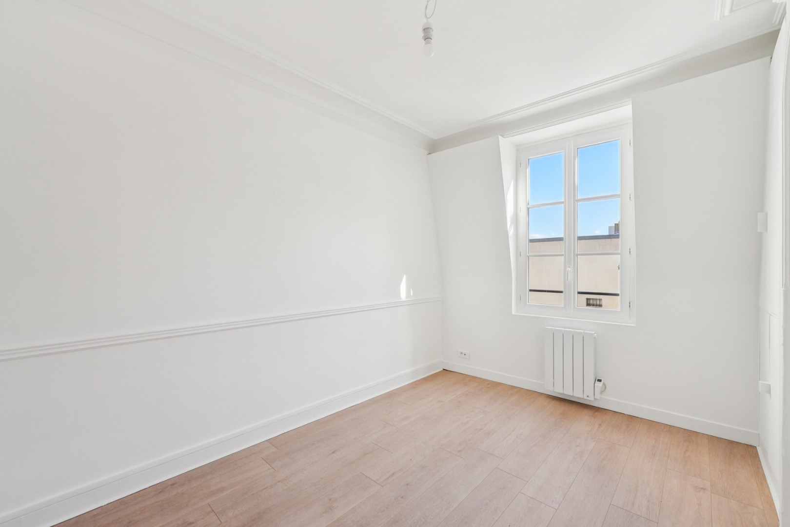
                                                Vente
                                                 Levallois - 34 Rivay