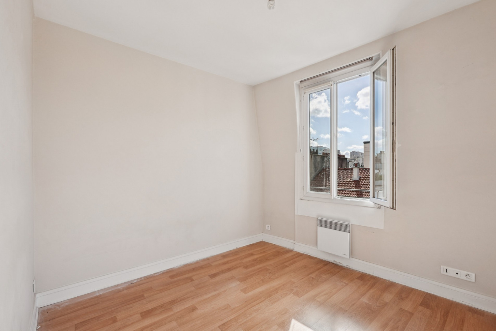 
                                                Vente
                                                 Levallois - 34 Rivay