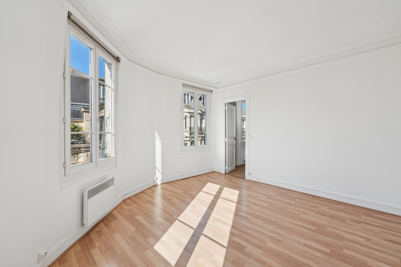 
                                                Vente
                                                 Levallois - 34 Rivay