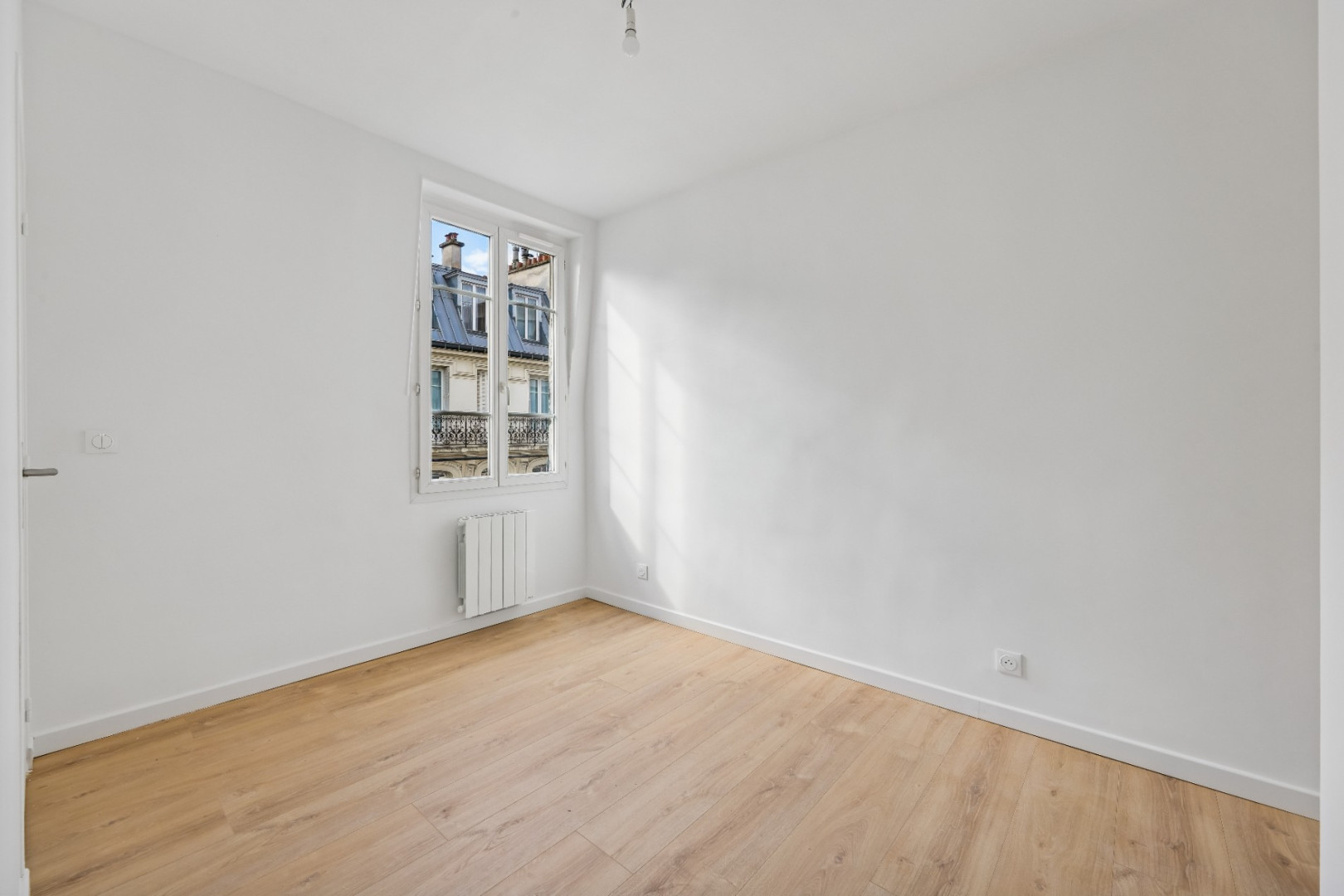 
                                                Vente
                                                 Levallois - 34 Rivay