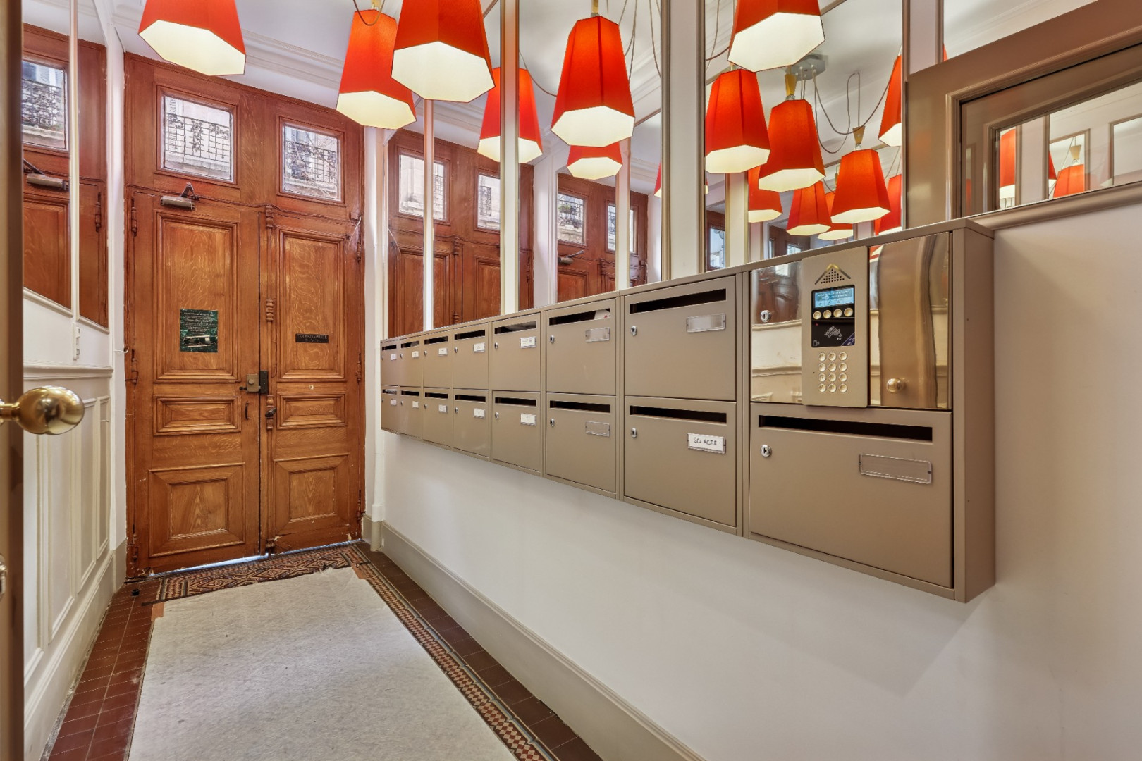 
                                                Vente
                                                 Levallois - 34 Rivay