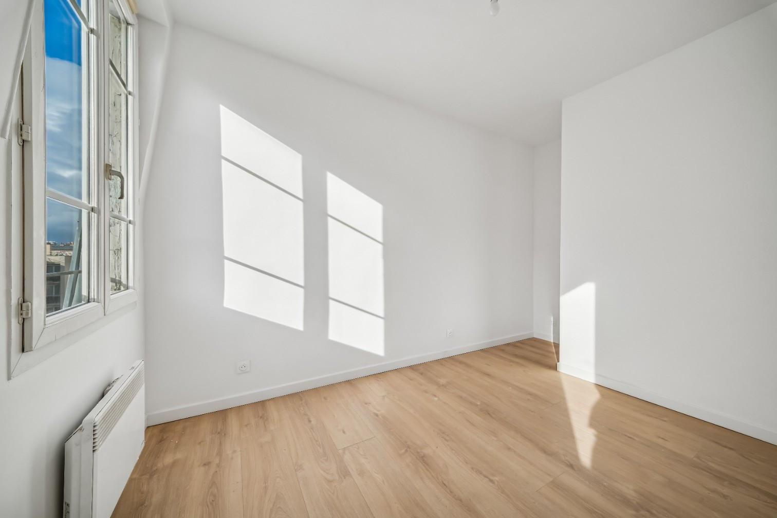 
                                                Vente
                                                 Levallois - 34 Rivay