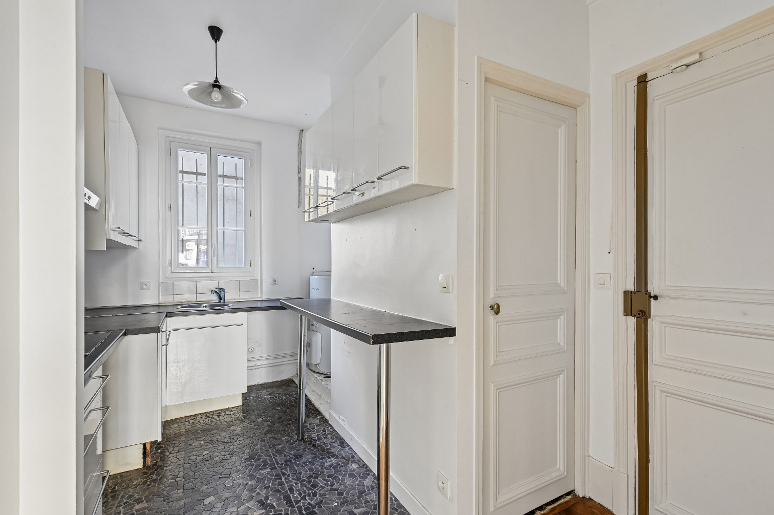 
                                                Vente
                                                 Levallois - 34 Rivay