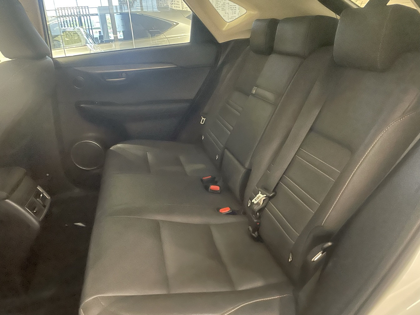 
                                                Voiture
                                                 LEXUS NX 300H HYBRIDE 2WD MC DESIGN APP MY21 SR