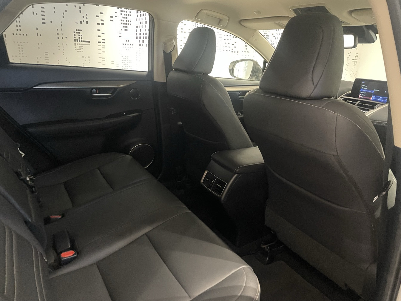 
                                                Voiture
                                                 LEXUS NX 300H HYBRIDE 2WD MC DESIGN APP MY21 SR