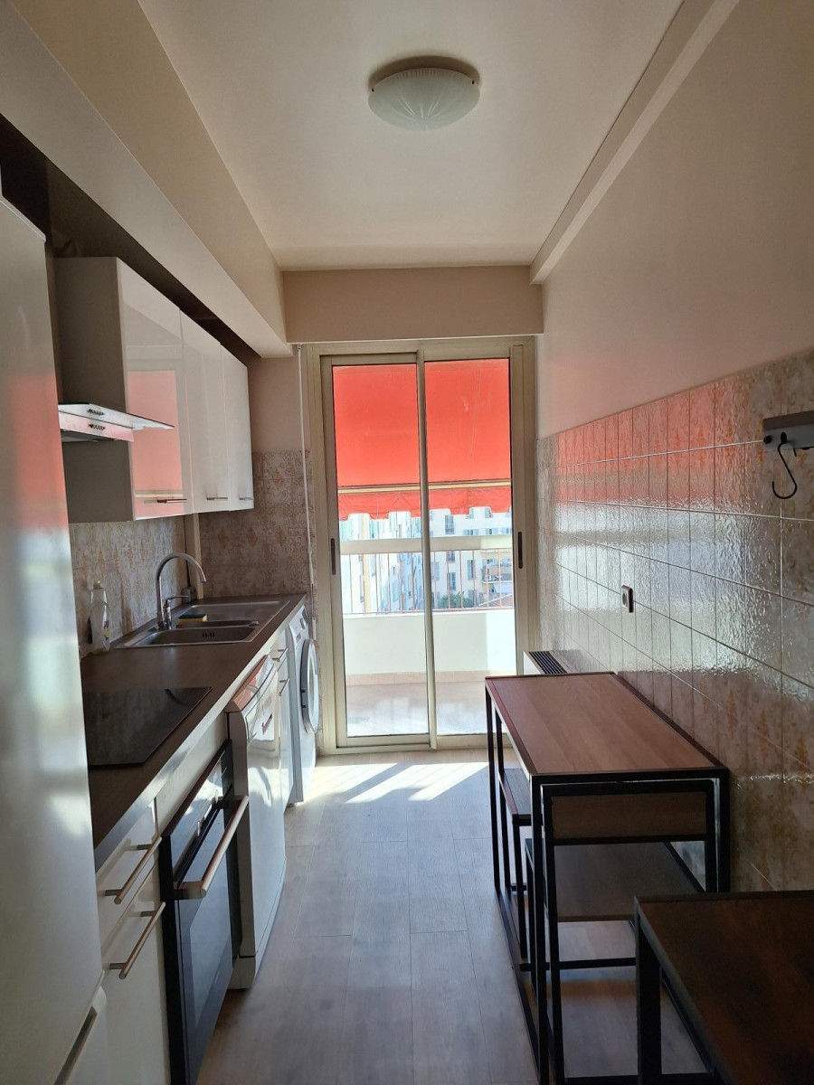 
                                                Location
                                                 LIBERATION BEAU 2 PIECES MEUBLE AVEC TERRASSE