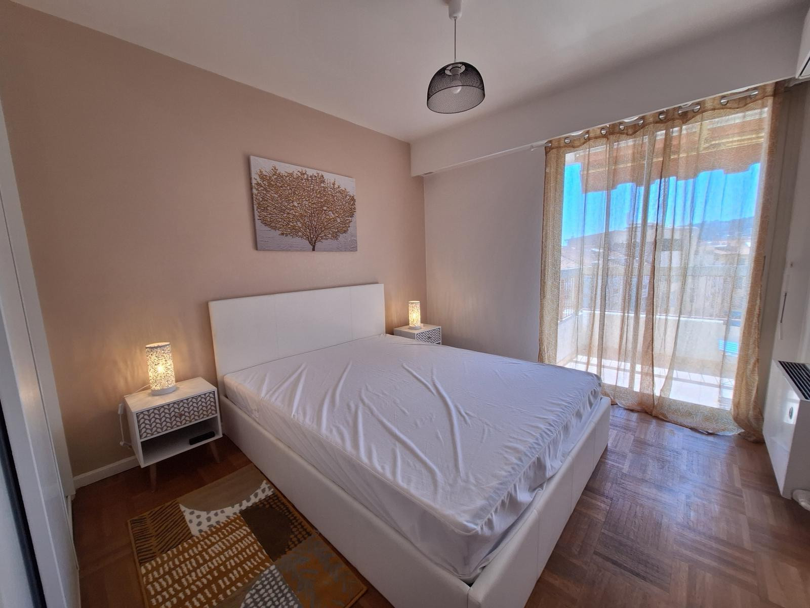 
                                                Location
                                                 LIBERATION BEAU 2 PIECES MEUBLE AVEC TERRASSE