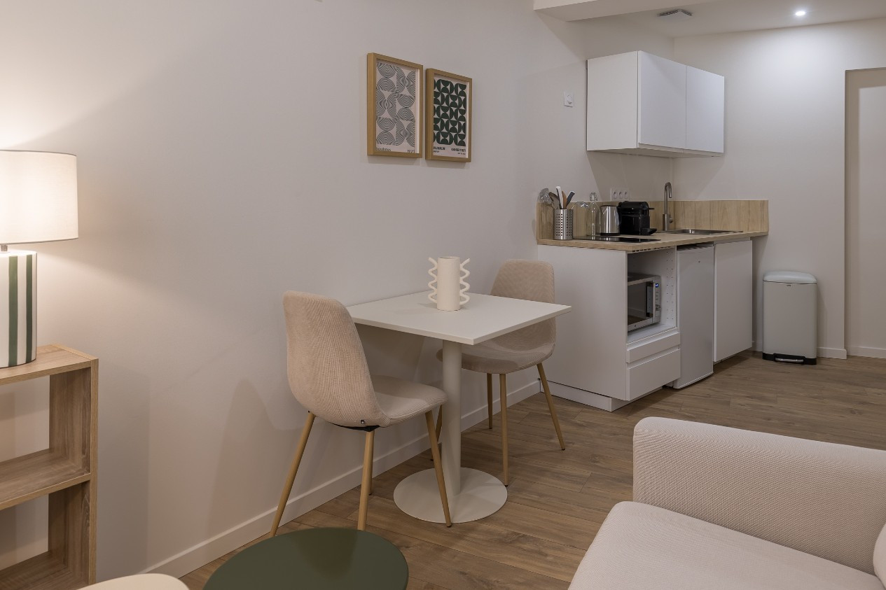 
                                                Location
                                                 LIEUTAUD - E1