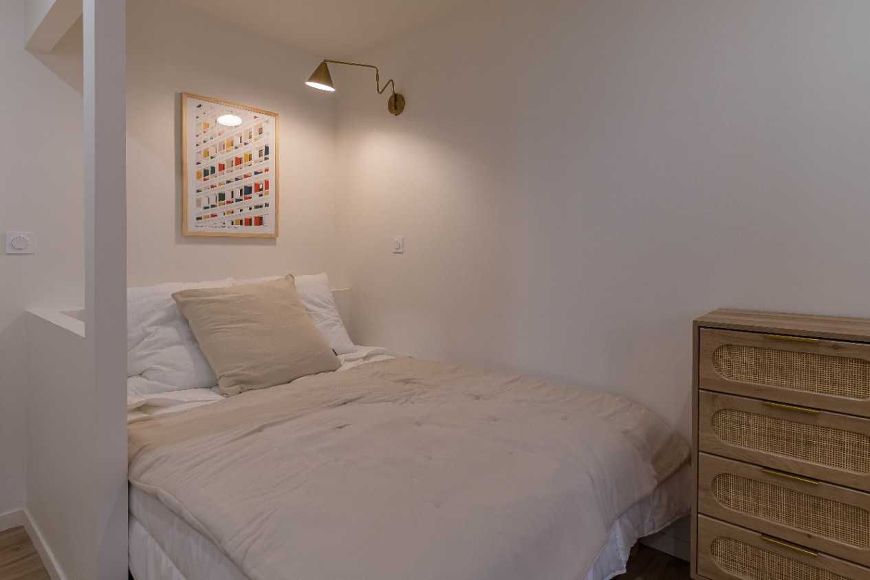 
                                                Location
                                                 LIEUTAUD - E2