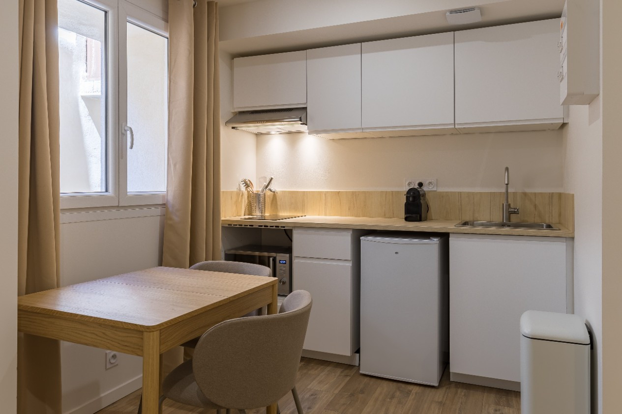 
                                                Location
                                                 LIEUTAUD - E2