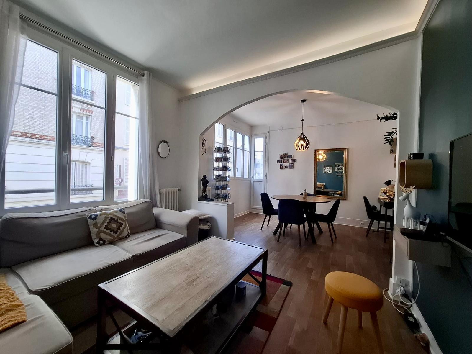 
                                                Location
                                                 Limite Neuilly, bel appartement de caractère