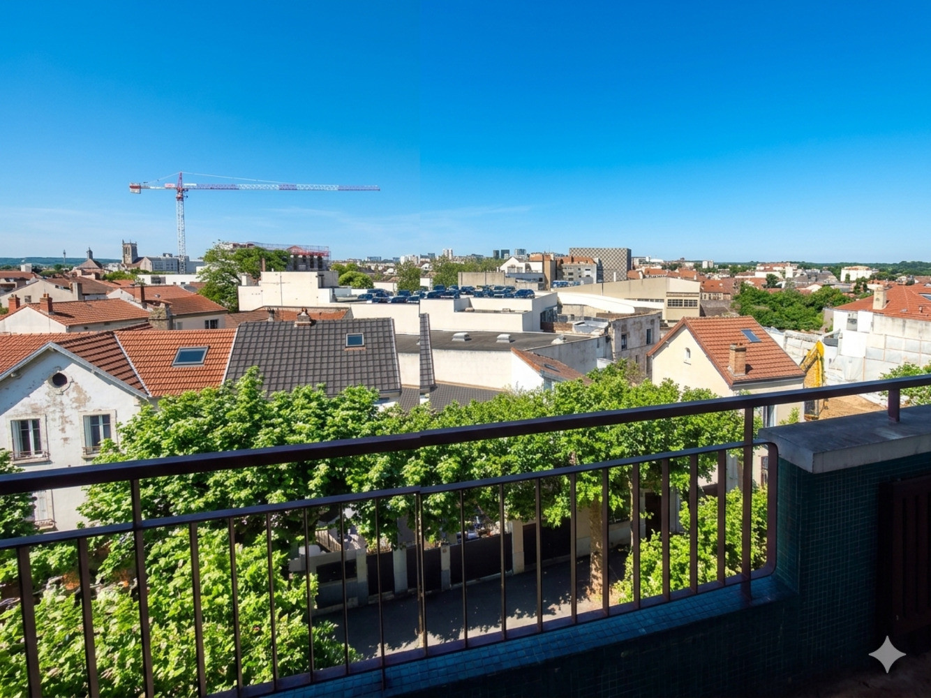 
                                                Vente
                                                 LIMITROPHE JOINVILLE/VUE DÉGAGÉE BALCON.