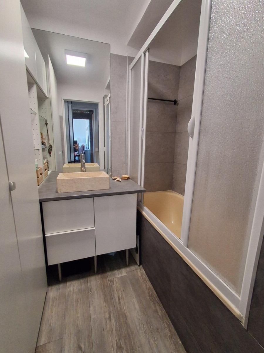 
                                                Vente
                                                 LIMITROPHE JOINVILLE/VUE DÉGAGÉE BALCON.