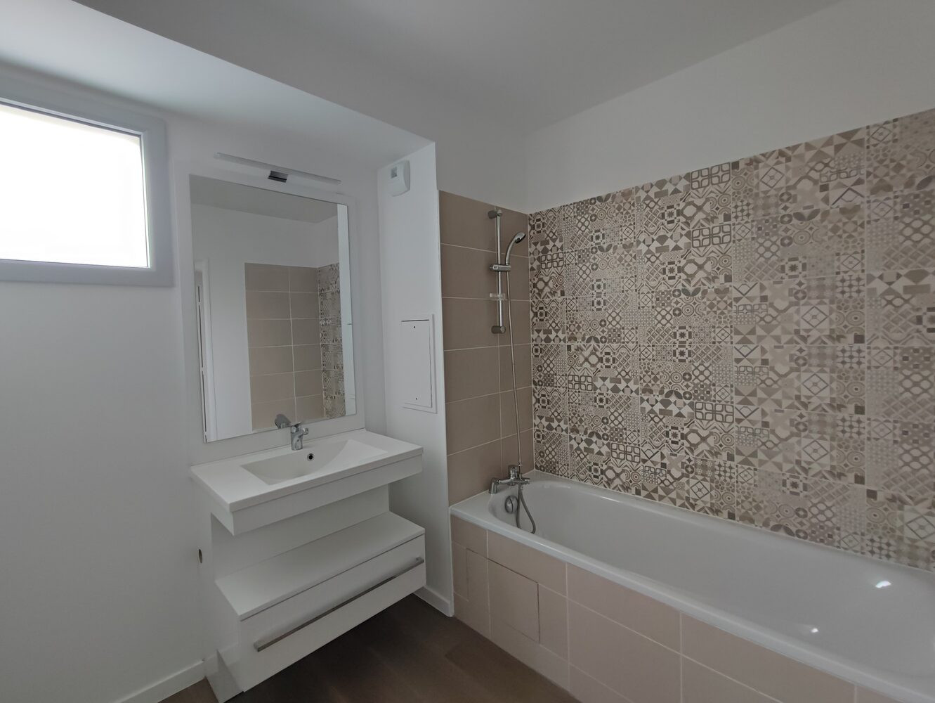 
                                                Location
                                                 Livry à louer 3 pièces avec balcon et parking double