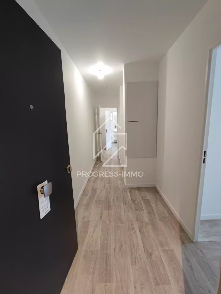 
                                                Location
                                                 Livry à louer 3 pièces avec balcon et parking double
