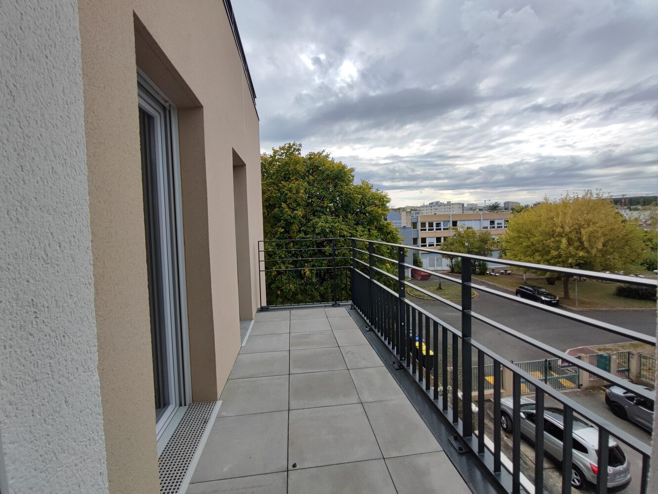 
                                                Location
                                                 Livry à louer 3 pièces avec balcon et parking double