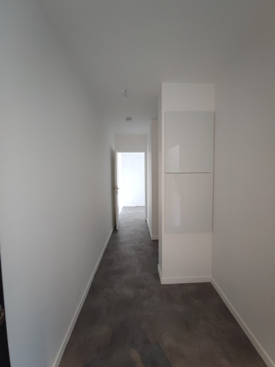 
                                                Location
                                                 Livry à louer 3 pièces avec balcon et parking double