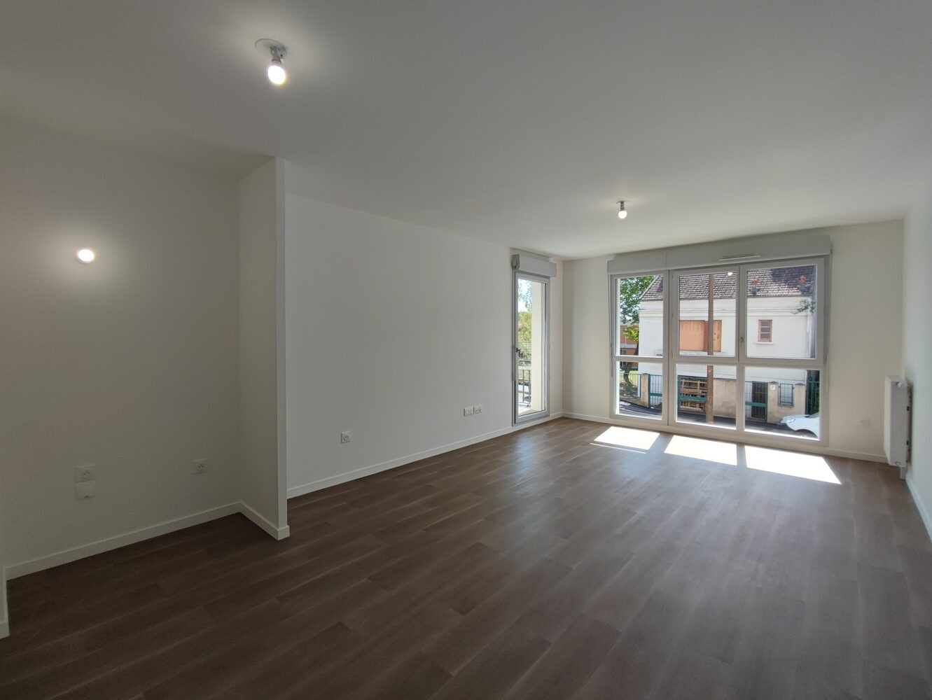 
                                                Location
                                                 Livry à louer 3 pièces avec balcon et parking double