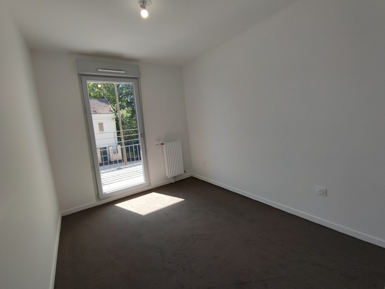 
                                                Location
                                                 Livry à louer 3 pièces avec balcon et parking double