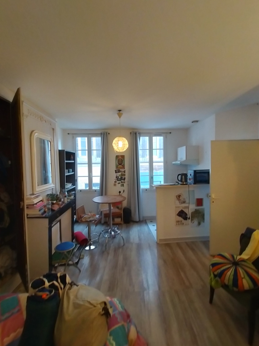 
                                                Vente
                                                 Local Commercial 12565 à Angoulême
