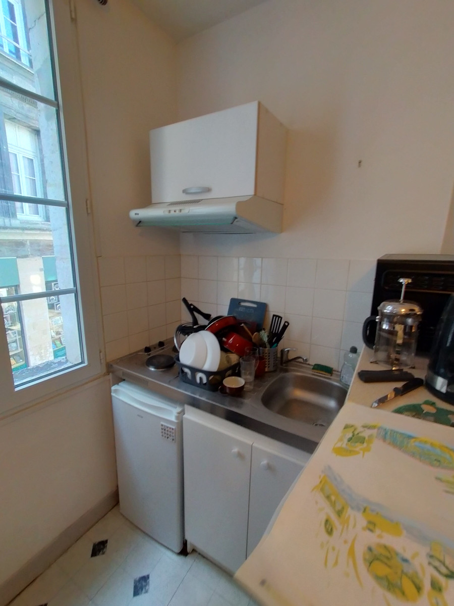 
                                                Vente
                                                 Local Commercial 12565 à Angoulême