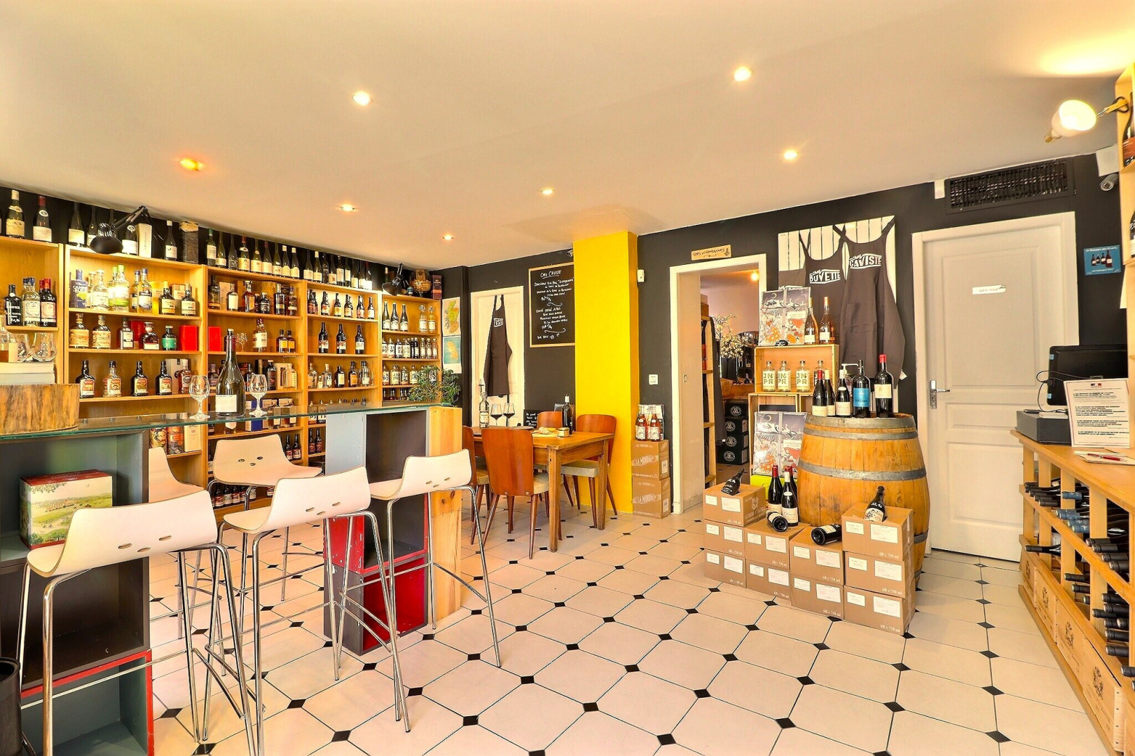 
                                                Vente
                                                 Local commercial 3 pièces