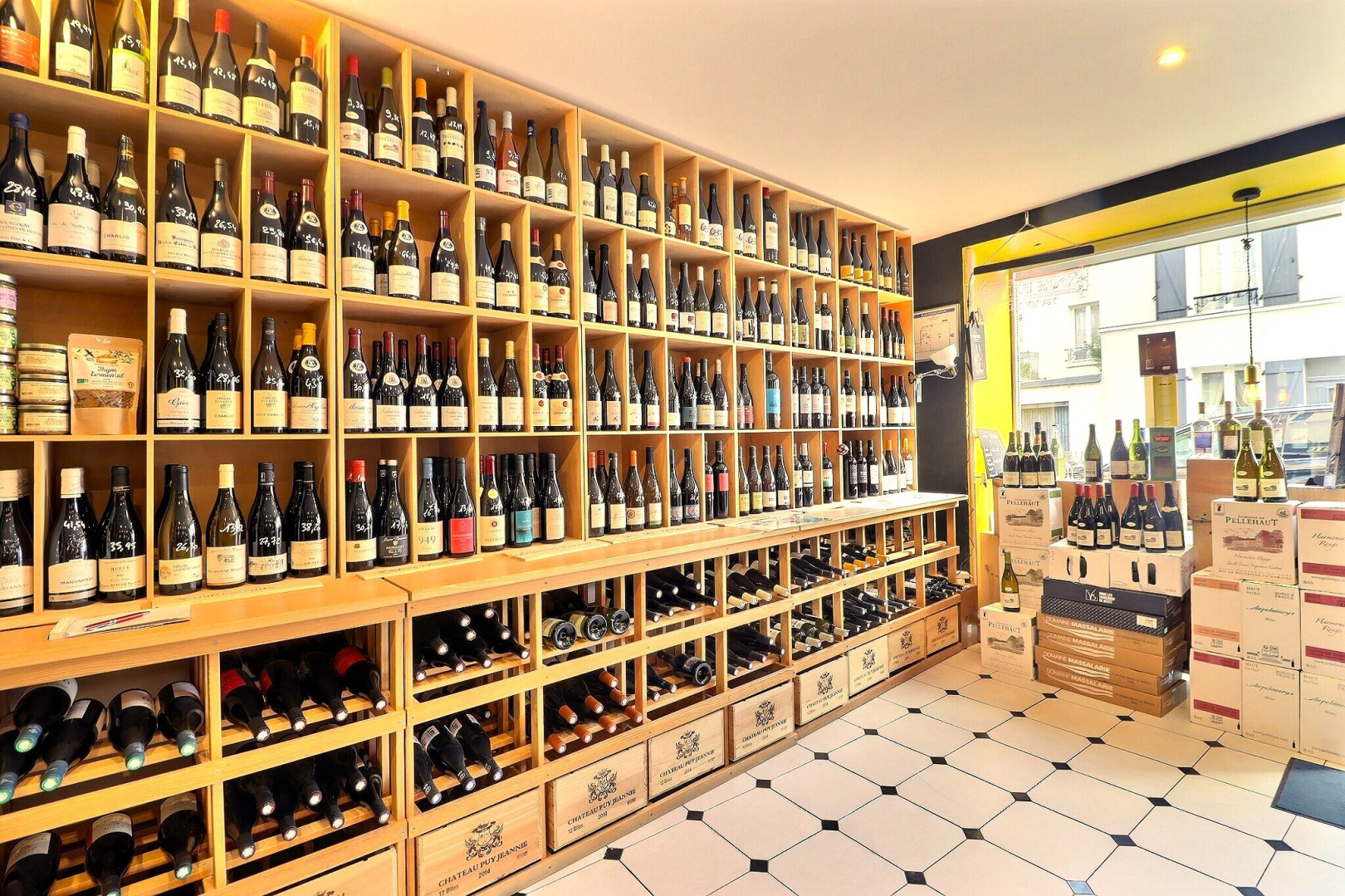 
                                                Vente
                                                 Local commercial 3 pièces
