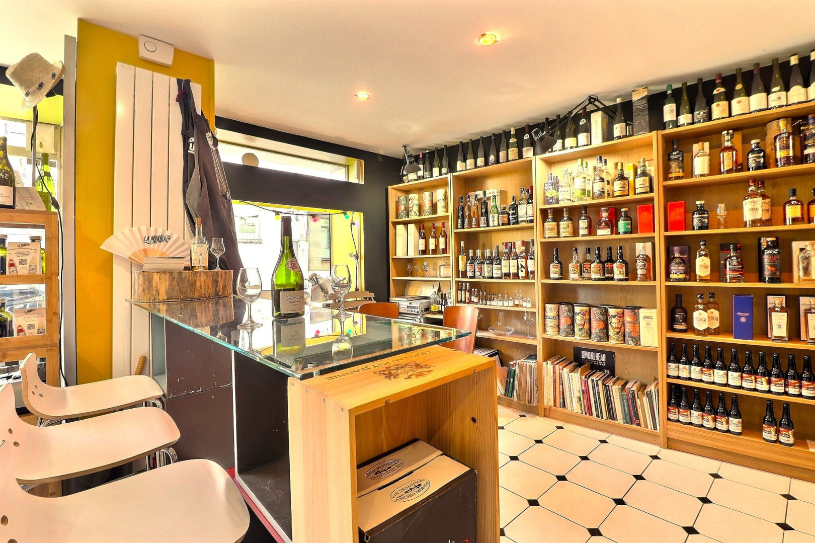 
                                                Vente
                                                 Local commercial 3 pièces