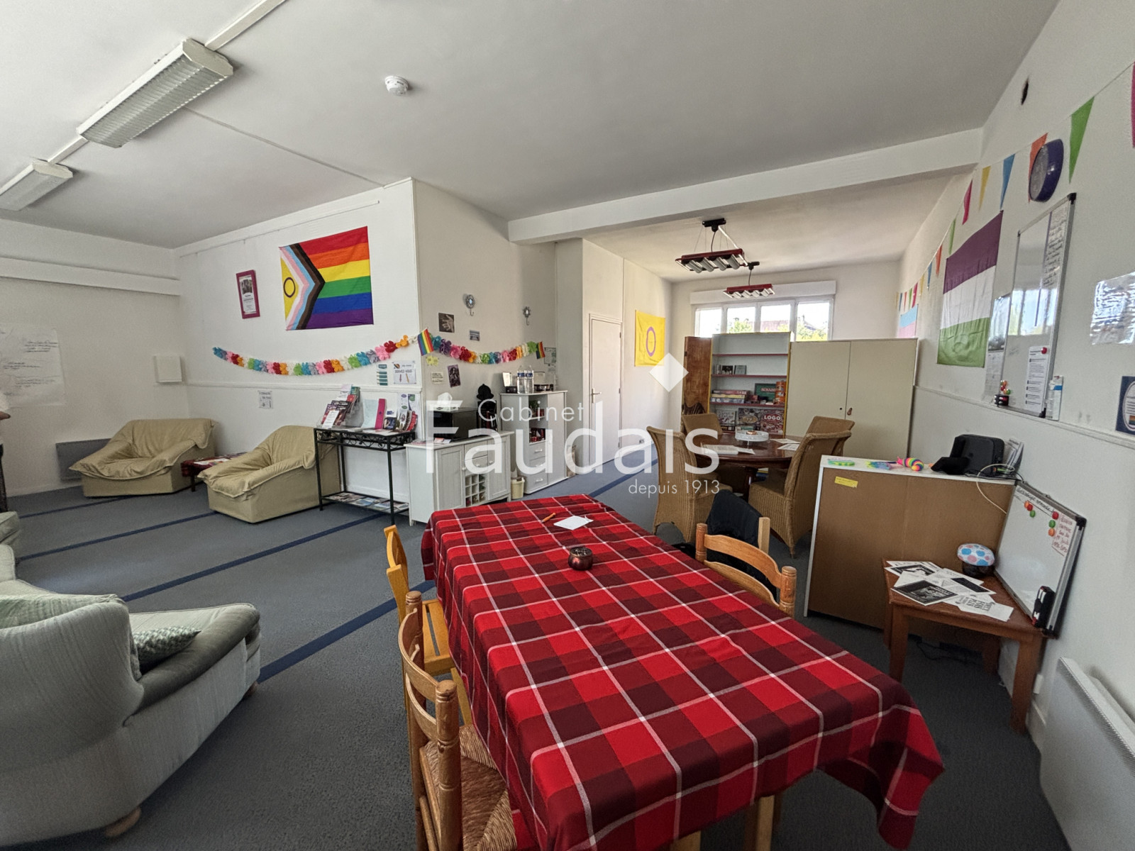 
                                                Vente
                                                 Local commercial 58 m2 proche gare SAINT LO