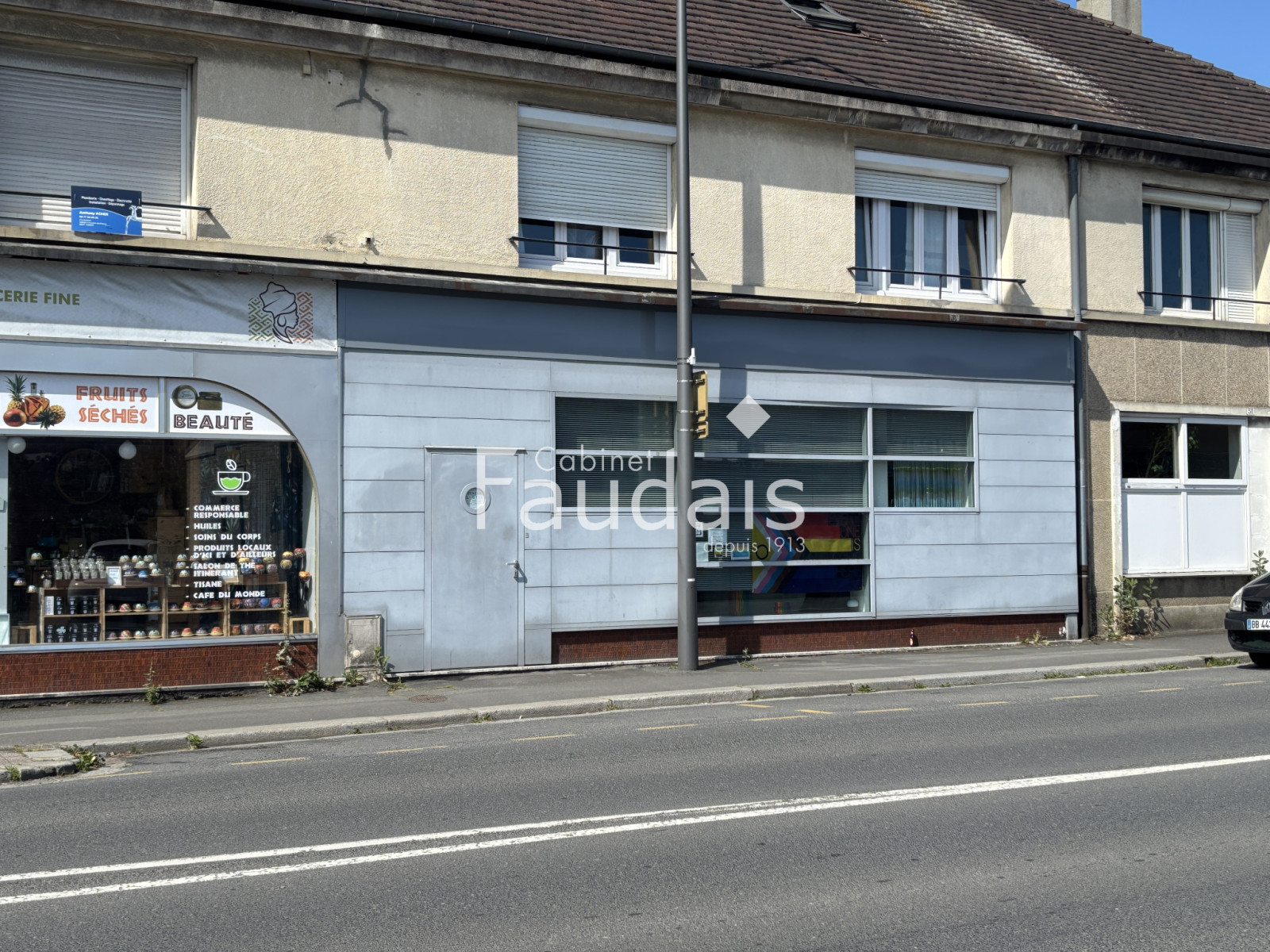 
                                                Vente
                                                 Local commercial 58 m2 proche gare SAINT LO