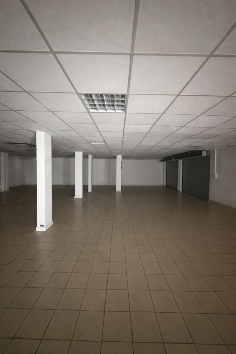 
                                                Location
                                                 Local commercial – 580 m² – Saint-André (97440)