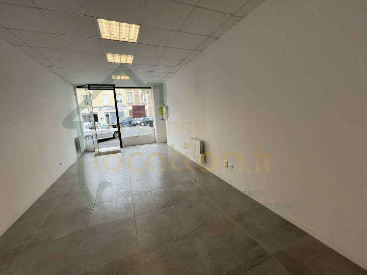 
                                                Location
                                                 Local commercial 59m2
