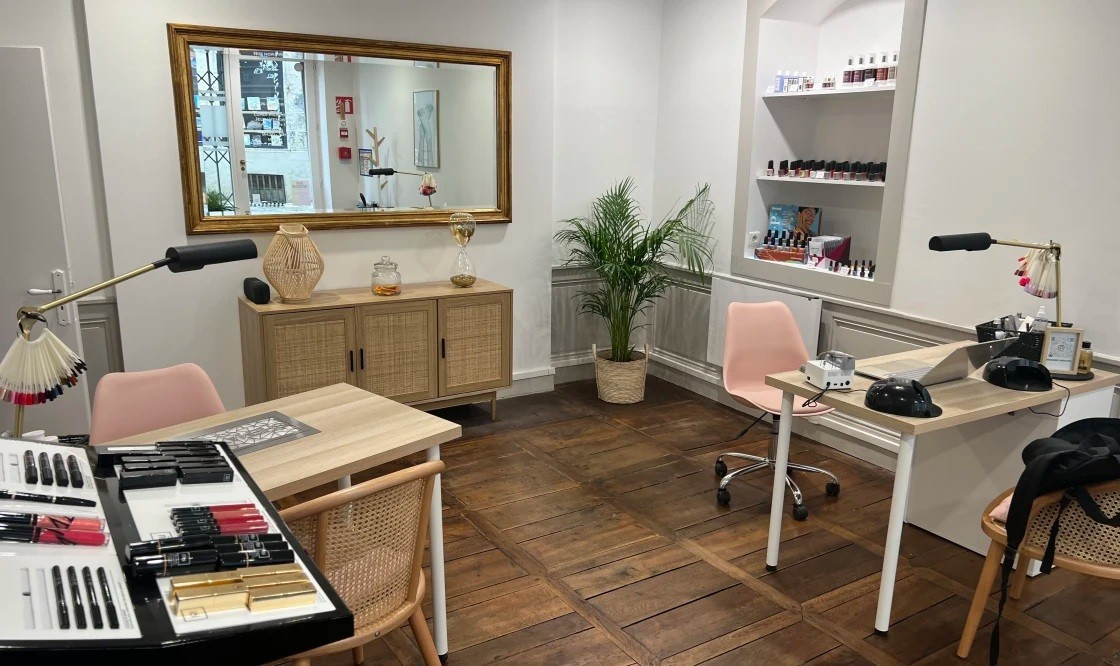 
                                                Location
                                                 Local commercial – Angoulême – 22 m²