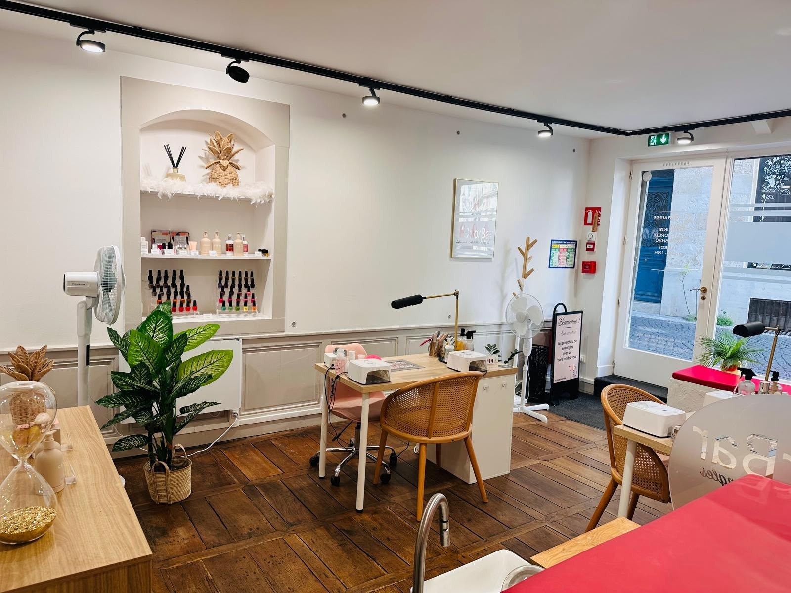 
                                                Location
                                                 Local commercial – Angoulême – 22 m²