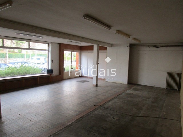 
                                                Location
                                                 Local commercial avec entrepôt