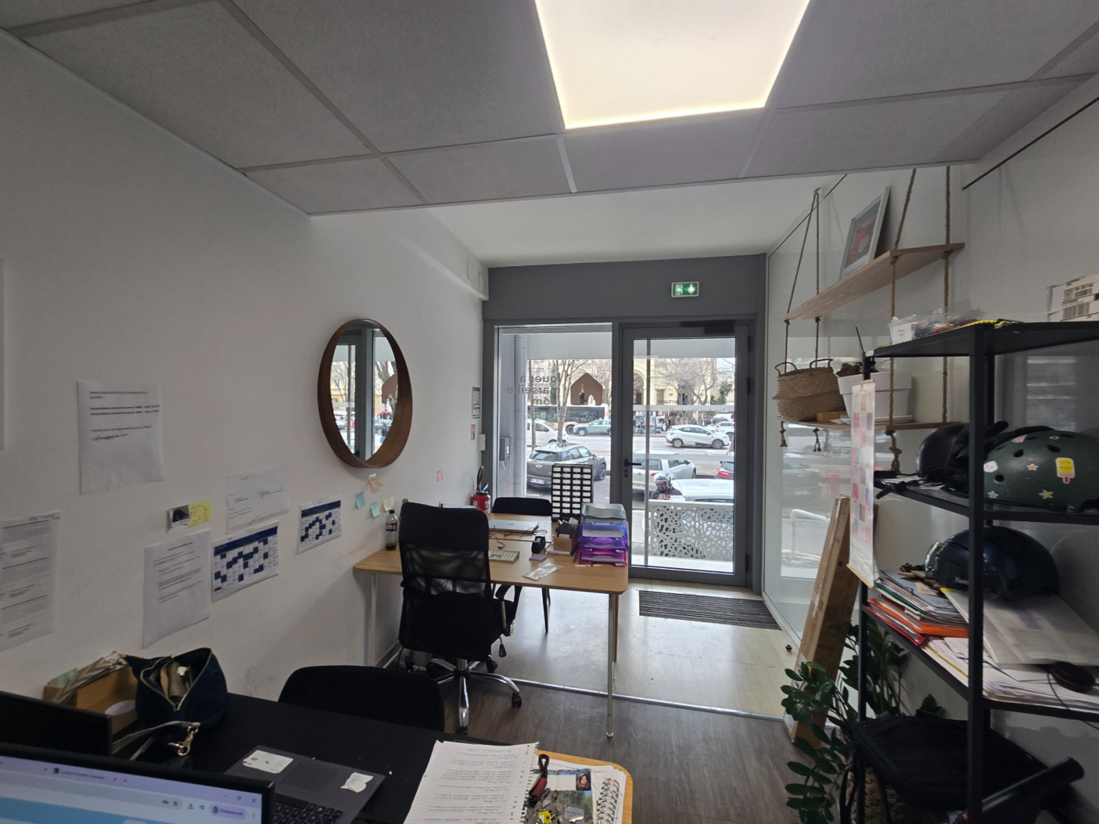 
                                                Location
                                                 Local commercial/Bureau Av.du Prado Castellane