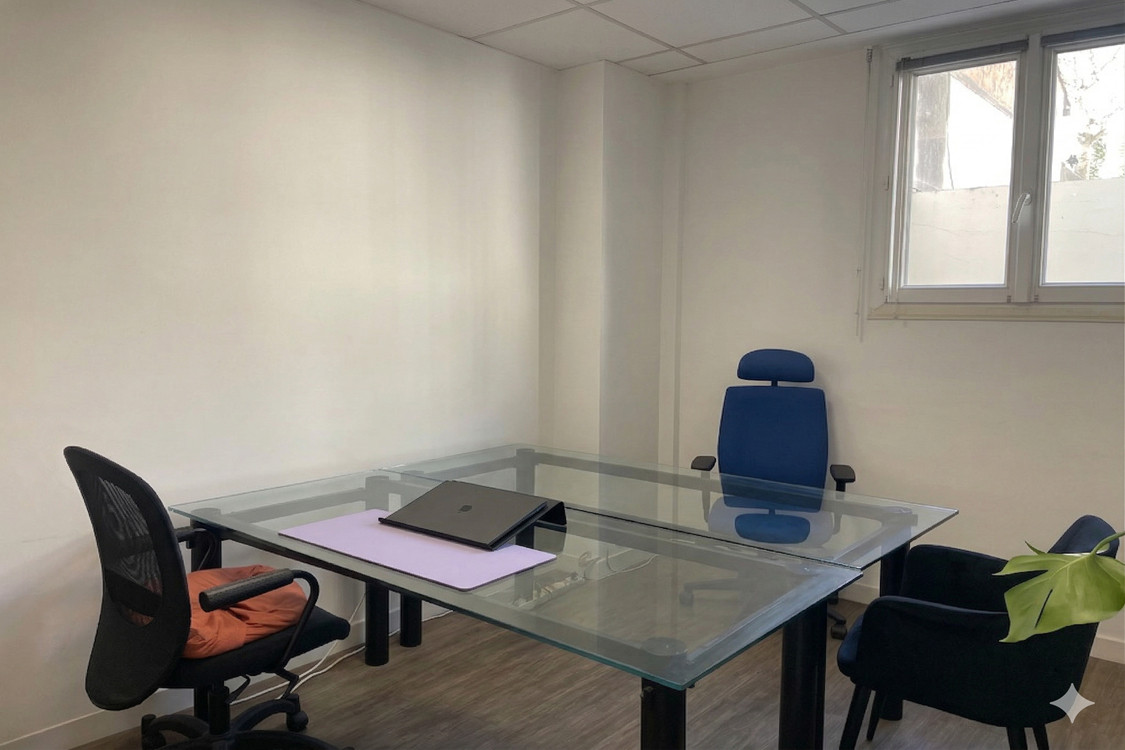 
                                                Location
                                                 Local commercial/Bureau Av.du Prado Castellane