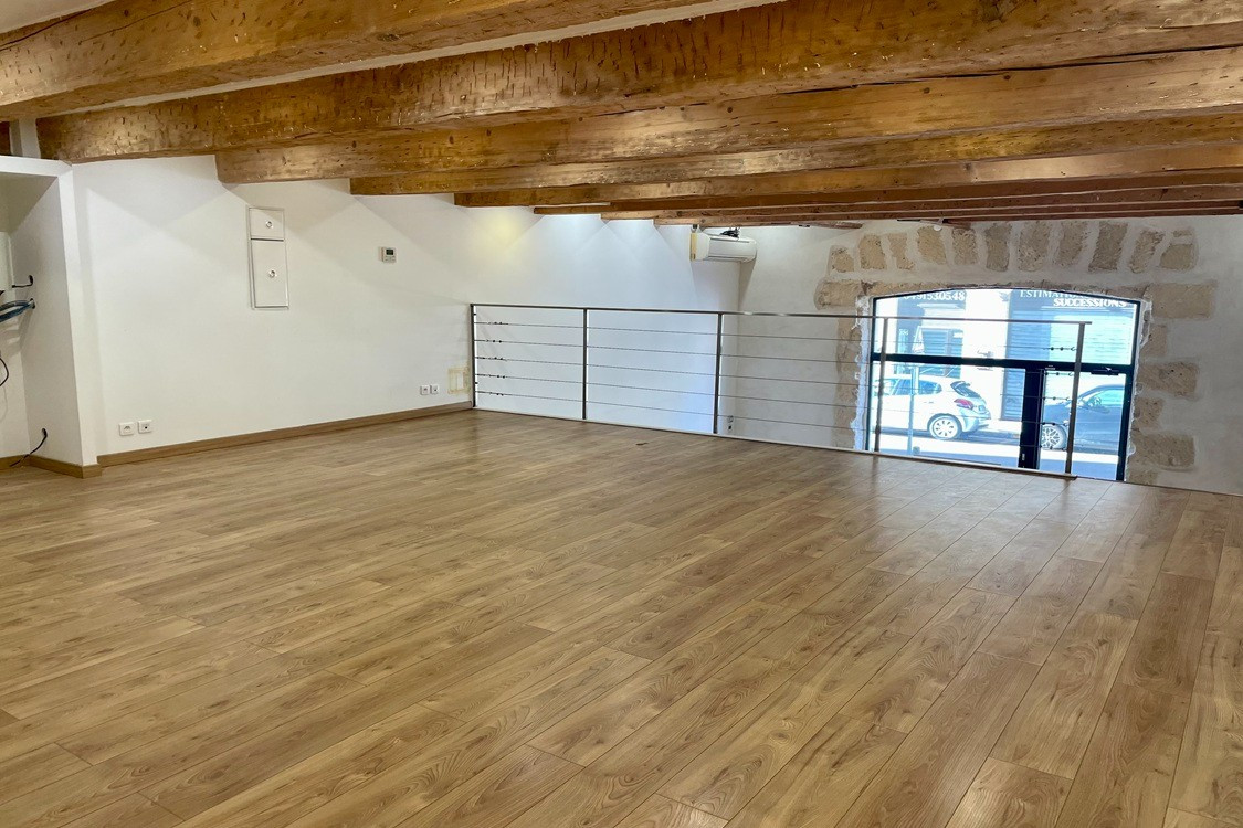 
                                                Location
                                                 Local commercial/Bureau avec Vitrine Rue Paradis