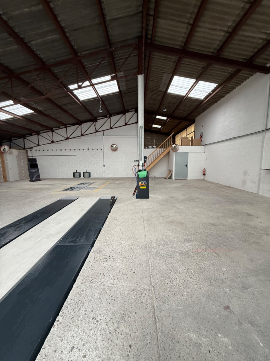 
                                                Vente
                                                 LOCAL COMMERCIAL CONTRÔLE TECHNIQUE AUTOMOBILE