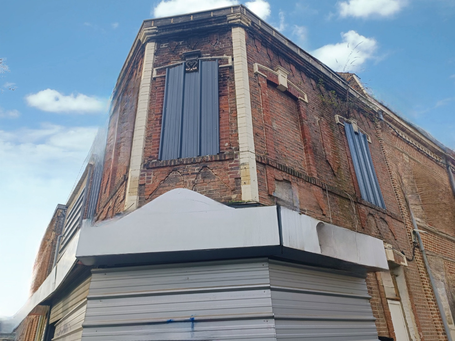 
                                                Vente
                                                 Local commercial de 145m2 à rénover