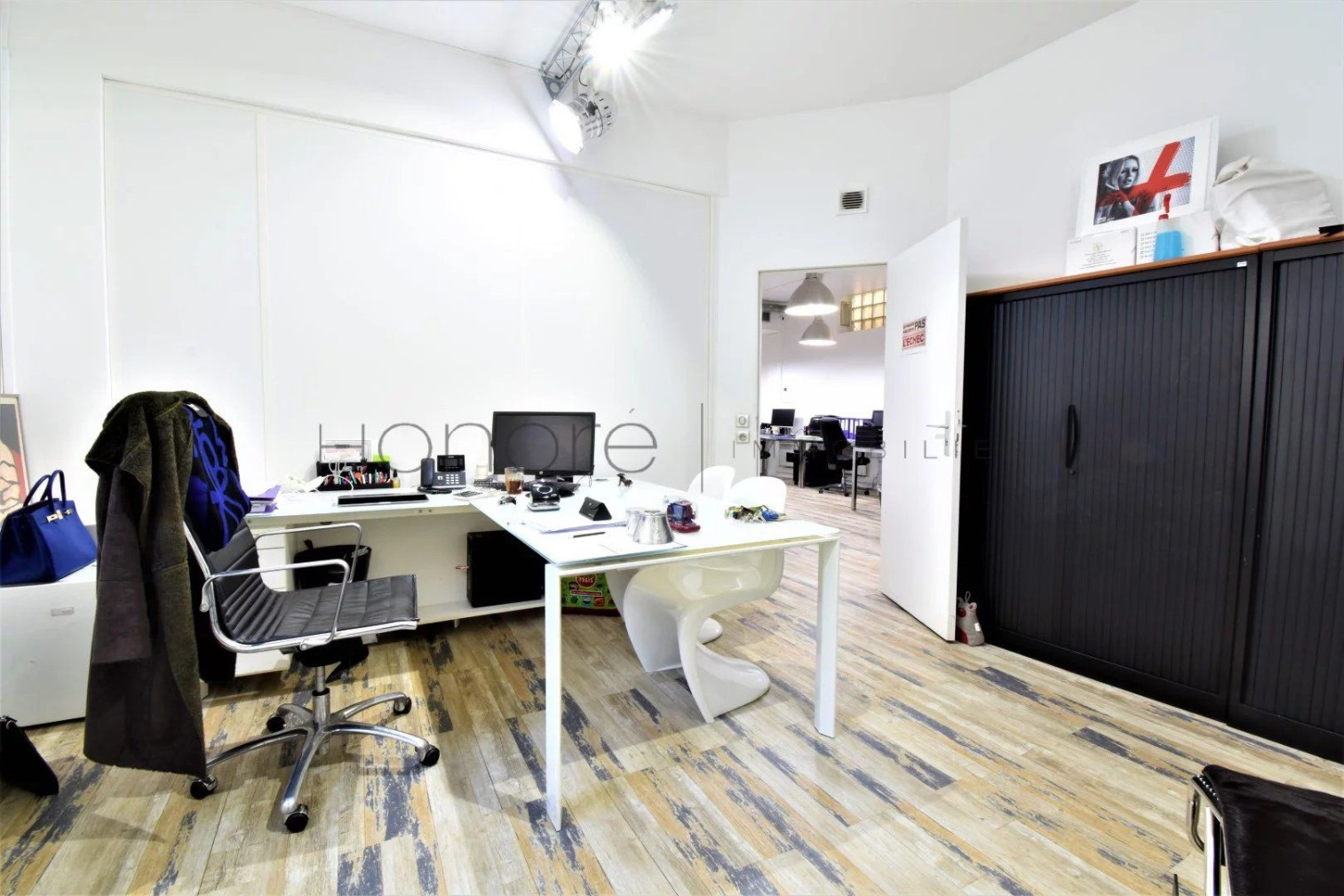 
                                                Location
                                                 Local commercial entre Passy et La Muette