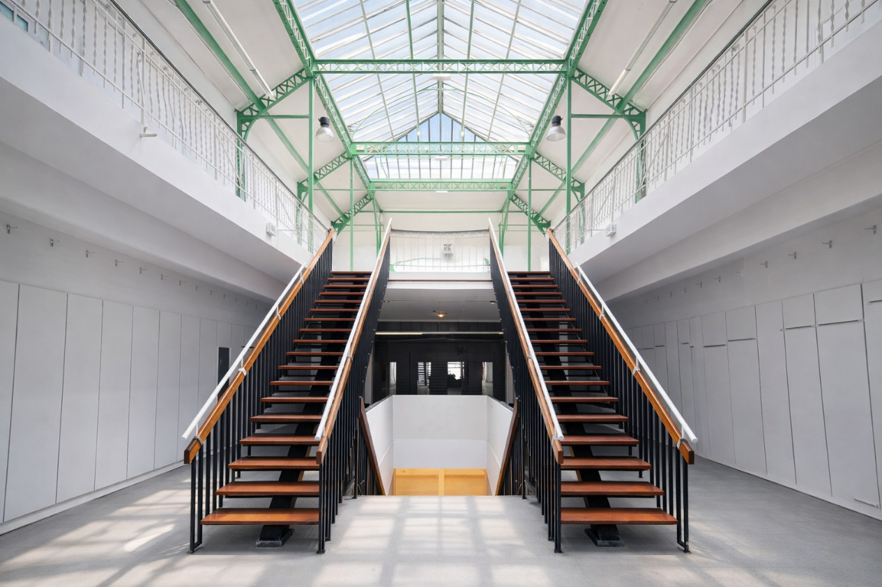 
                                                Vente
                                                 Local commercial - Libre - Centre-ville Angers