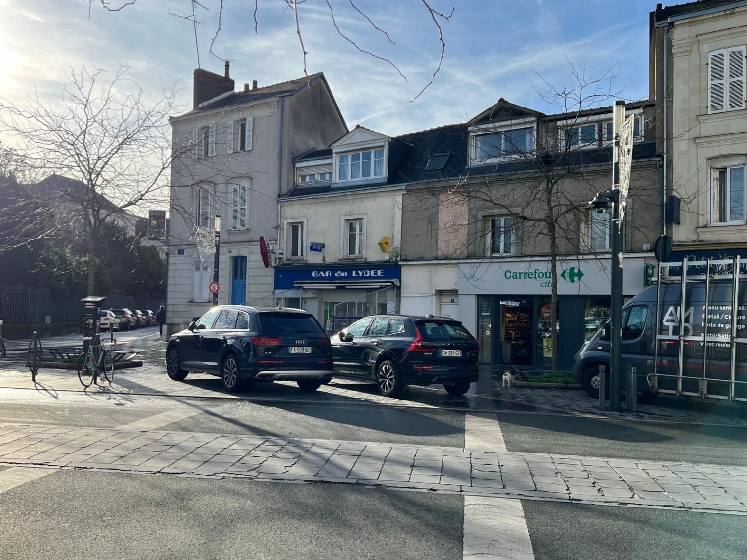 
                                                Vente
                                                 Local commercial - Place du Lycée