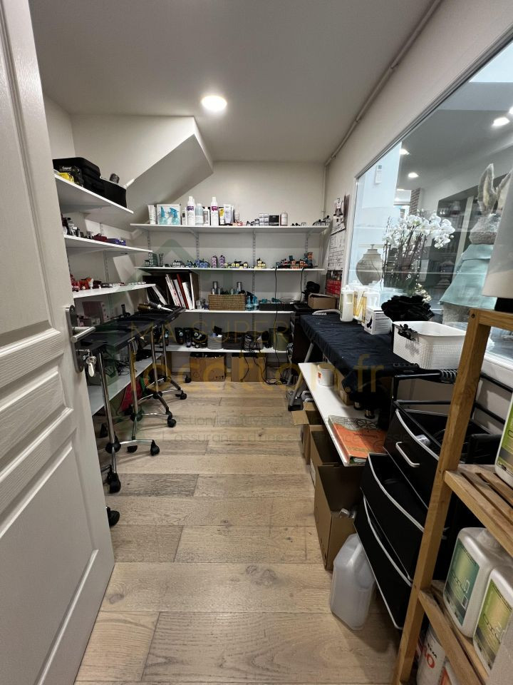 
                                                Vente
                                                 Local commercial PREMIUM loué