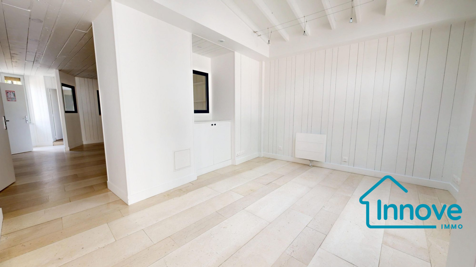
                                                Location
                                                 Local Commercial Rue de montreuil