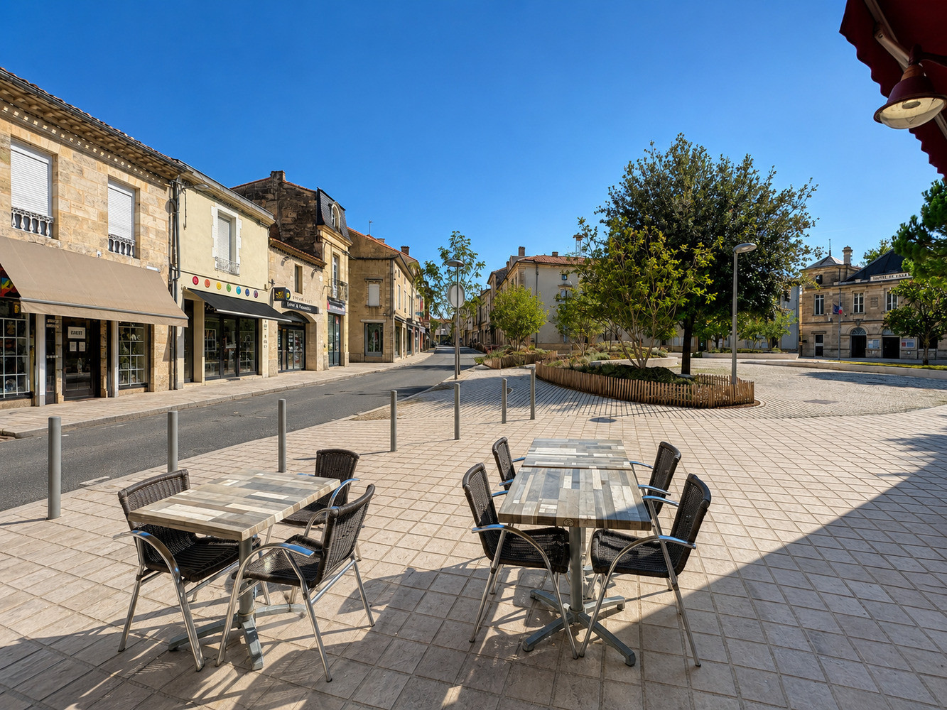 
                                                Vente
                                                 Local commercial Saint-André-de-Cubzac